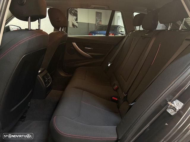 BMW 320 d EfficientDynamics Line Sport - 12