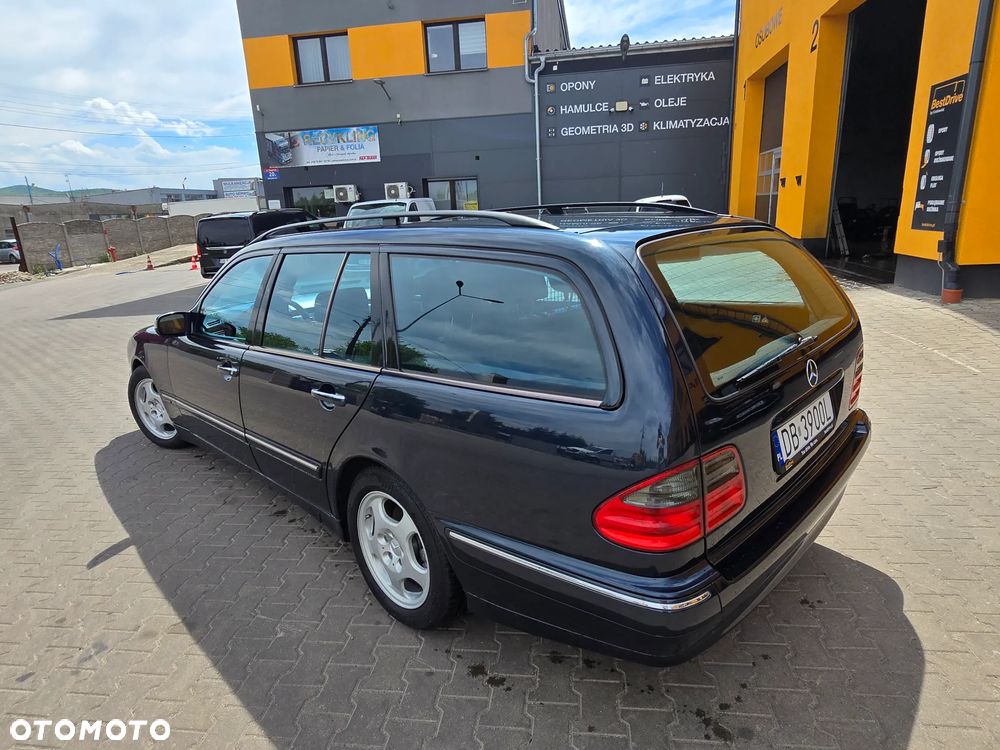Mercedes-Benz Klasa E - 8