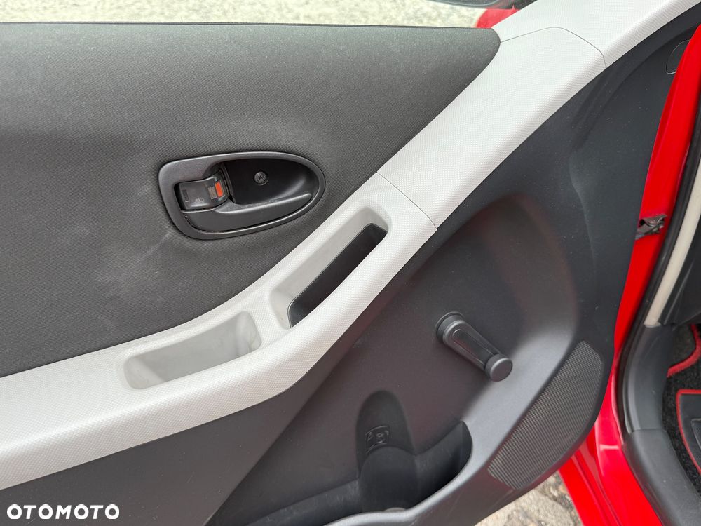 Toyota Yaris 1.3 Luna A/C - 10
