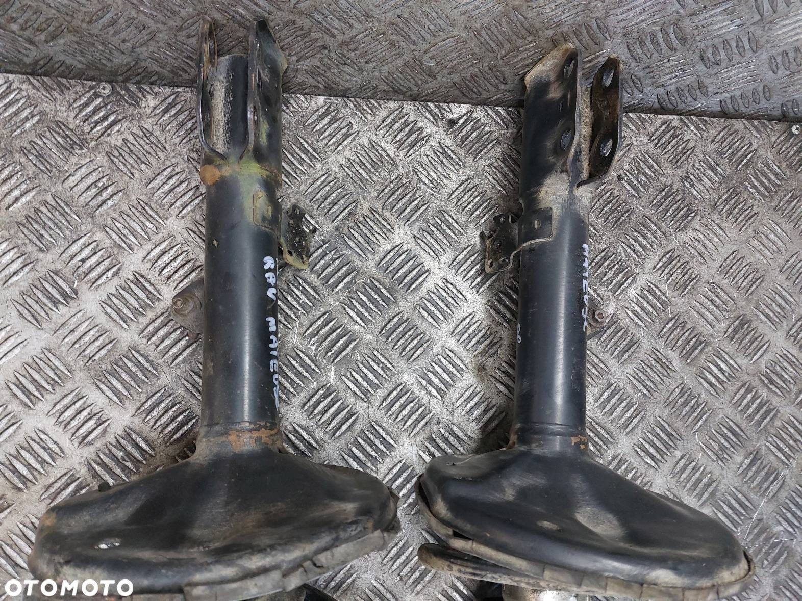 AMORTYZATOR + SPRĘŻYNA LEWY + PRAWY PRZÓD TOYOTA RAV4 II LIFT 2.0 16V - 4