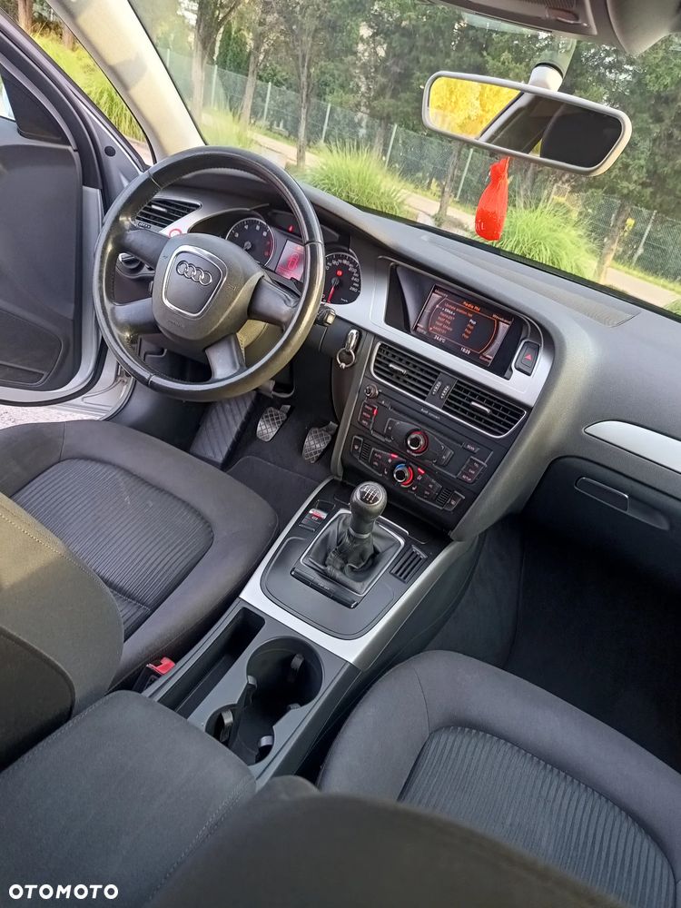 Audi A4 Avant - 16