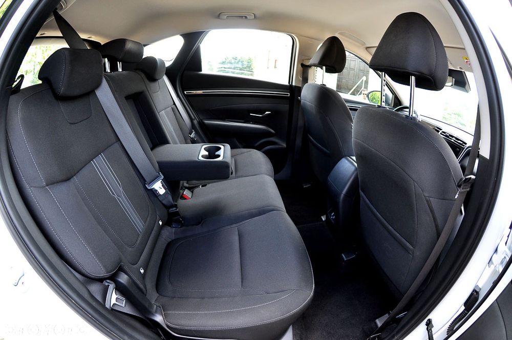 Hyundai Tucson 1.6 CRDi 48V-Hybrid 2WD DCT Trend - 29