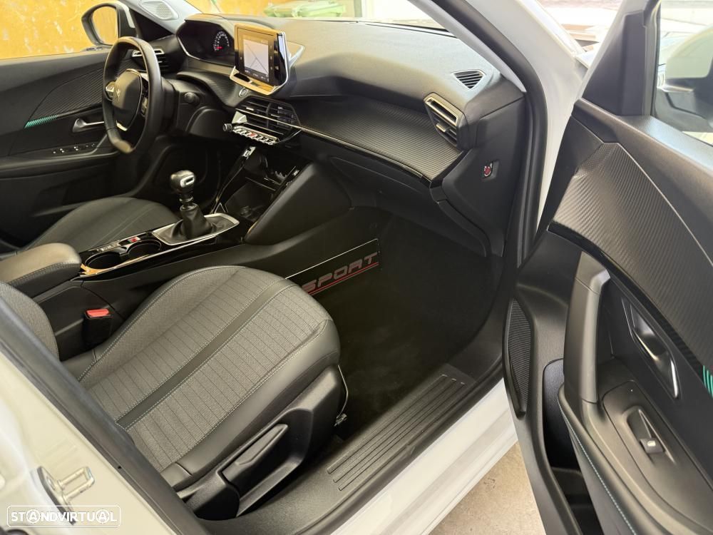 Peugeot 2008 1.2 PureTech Allure Pack - 21