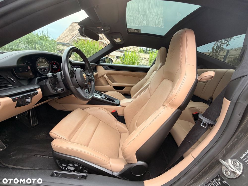Porsche 911 Carrera GTS - 7