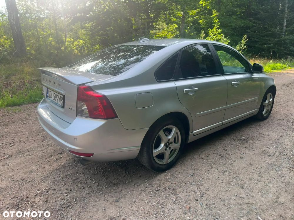 Volvo S40 D3 R-Design - 6