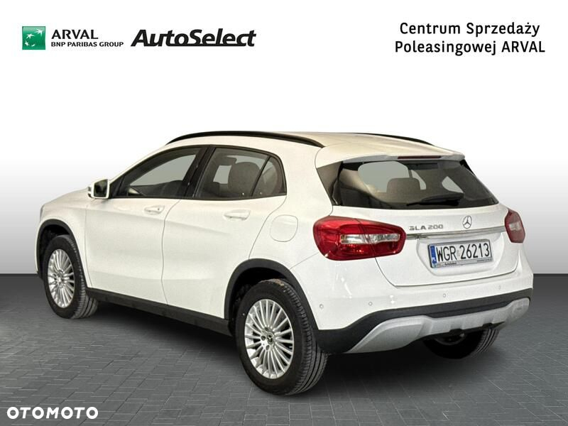 Mercedes-Benz GLA - 4