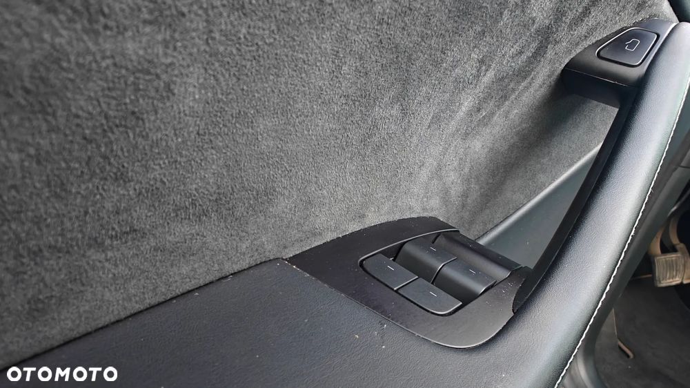 Tesla Model Y Long Range Dual Motor AWD - 15