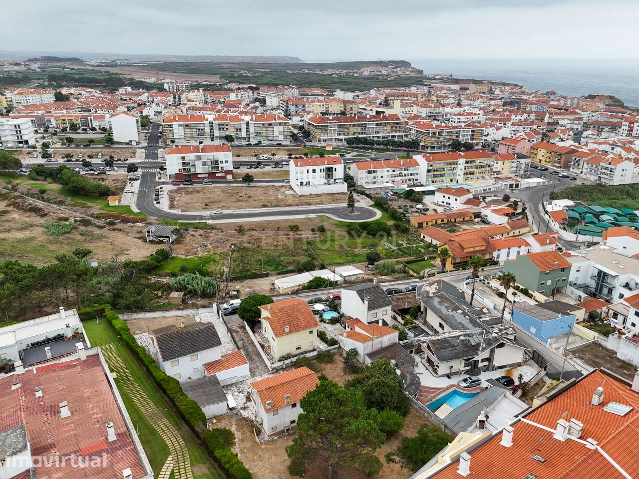 Moradia T4 com Espaço Exterior no Centro de Santa Cruz - Grande imagem: 3/43