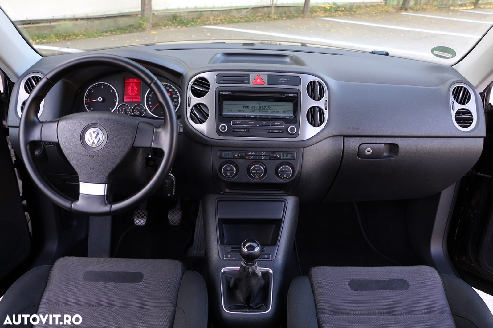 Volkswagen Tiguan 2.0 TDI 4Motion Track & Style - 5