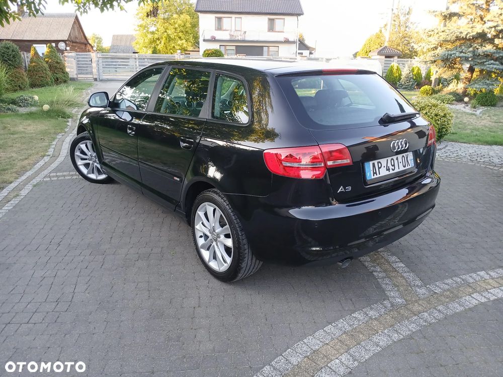 Audi A3 Sportback 1.6 TDI DPF S tronic S line Sportpaket - 3