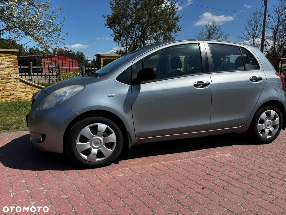 Toyota Yaris - 4