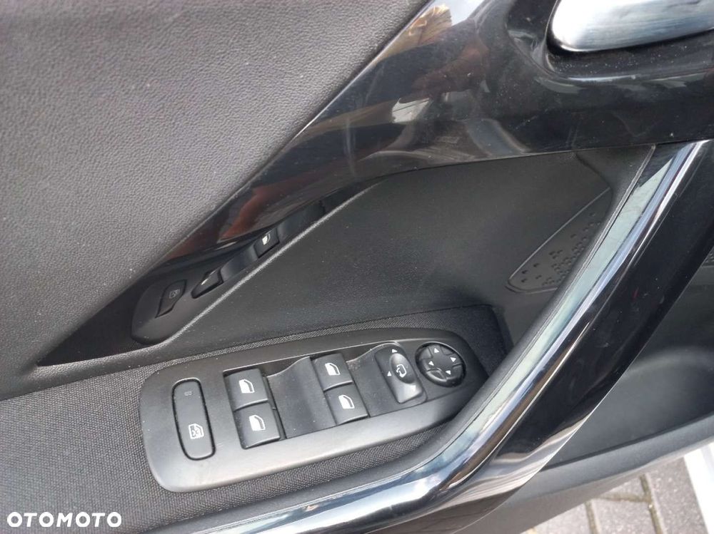 Peugeot 208 - 9