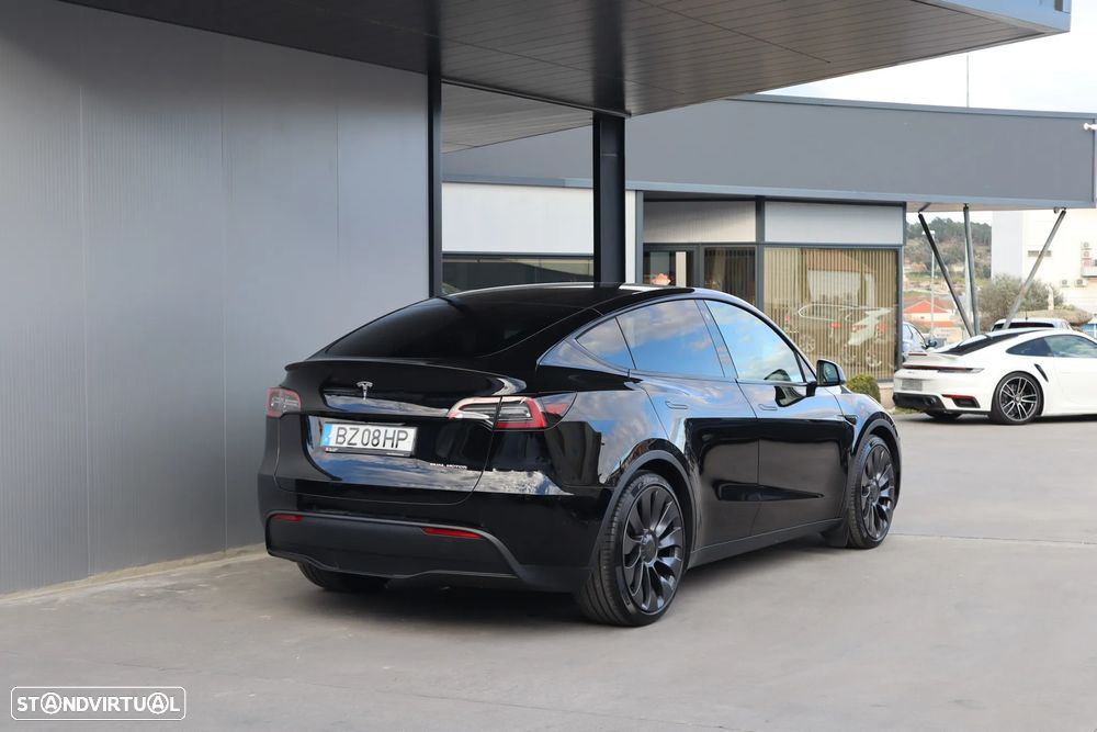 Tesla Model Y Performance Dual Motor AWD - 2