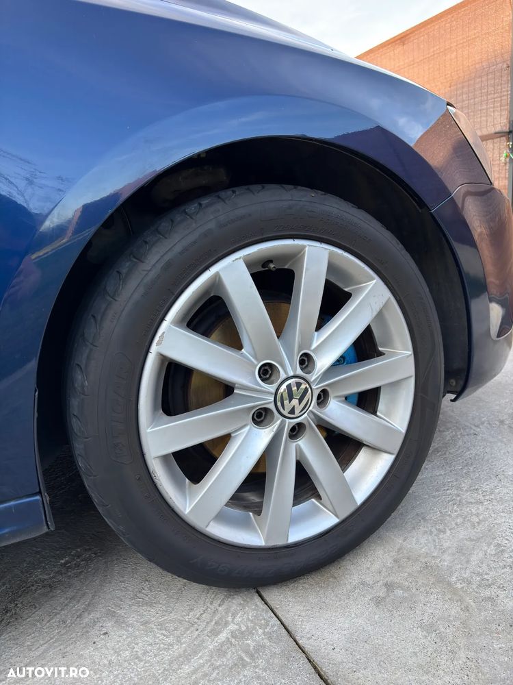 Volkswagen Jetta 2.0 TDI DSG Highline - 23