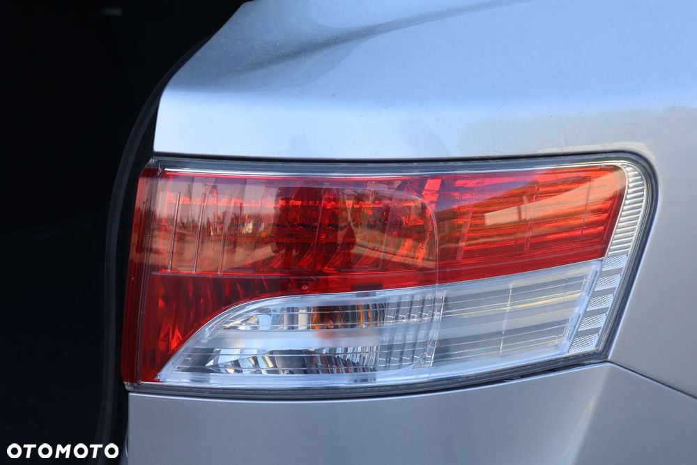 Toyota Avensis 2.0 D-4D Sol plus - 26