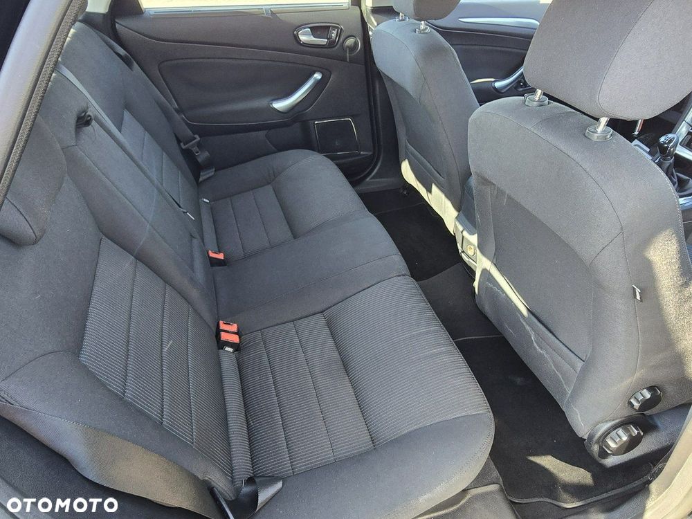 Ford Mondeo - 18
