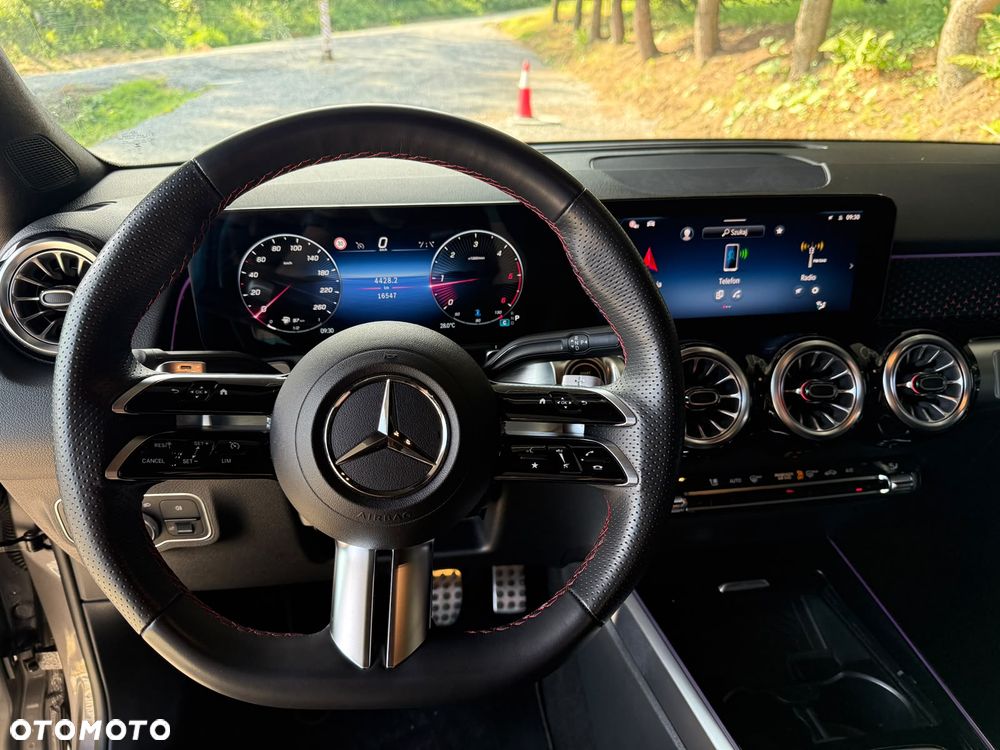 Mercedes-Benz GLB 200 d 4-Matic AMG Line 8G-DCT - 19