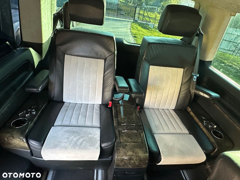 Volkswagen Multivan - 11