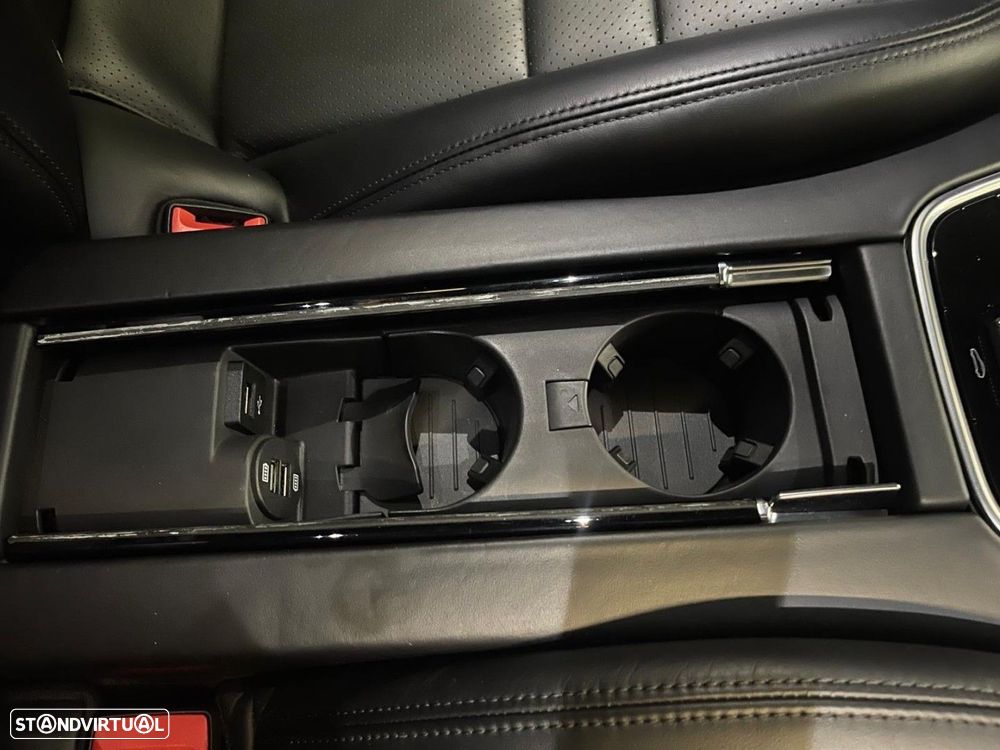 Porsche Panamera 4 E-Hybrid - 29