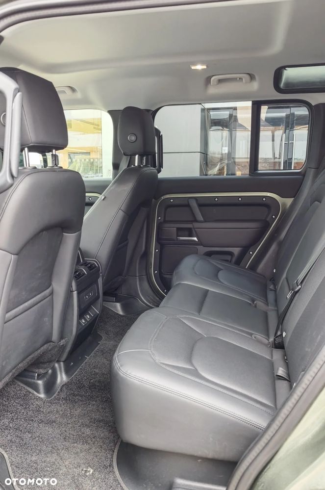 Land Rover Defender - 17