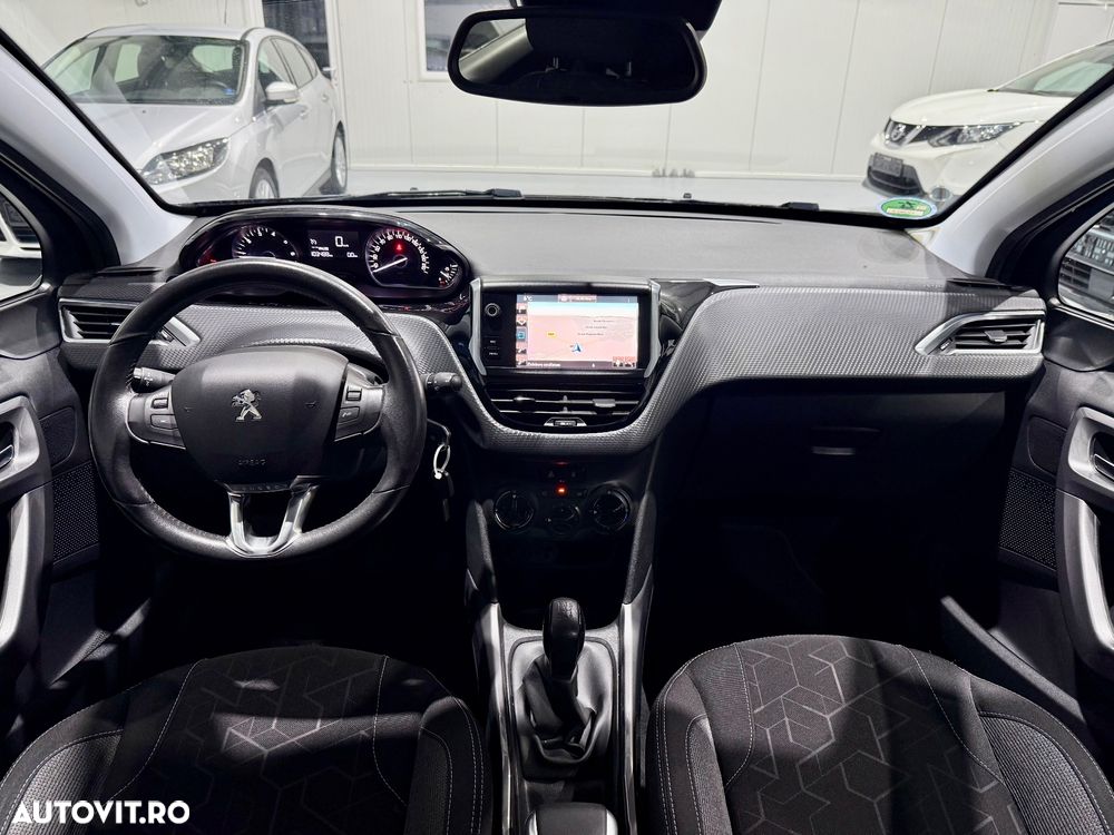 Peugeot 2008 PureTech 82 Allure - 8