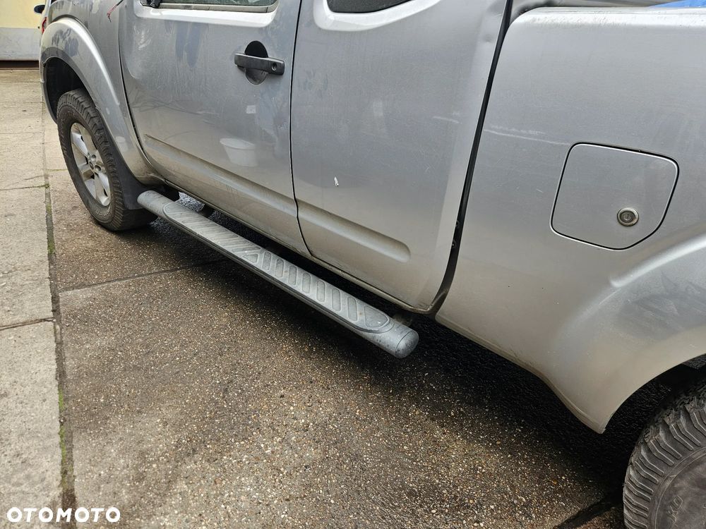 Podstopnie boczne Nissan Navara D40 - 5