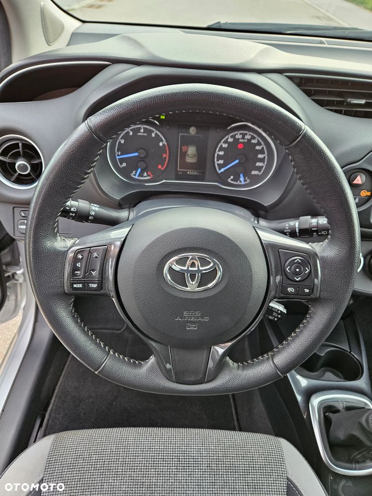 Toyota Yaris 1.5 Premium - 24