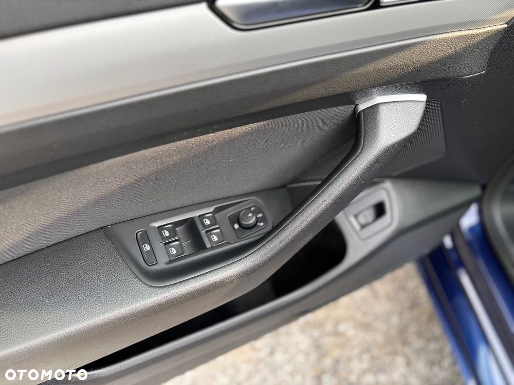 Volkswagen Passat - 9
