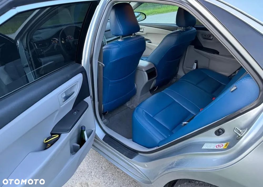 Toyota Camry - 5