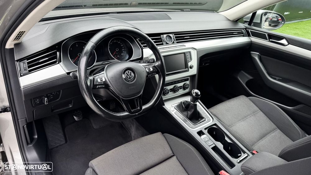 VW Passat 2.0 TDI Highline - 10