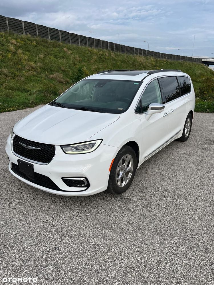 Chrysler Pacifica - 17