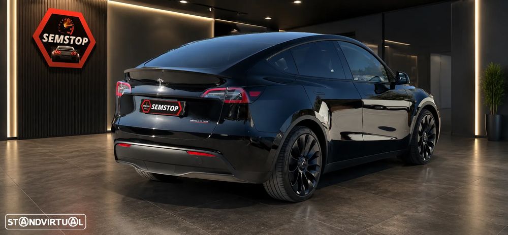 Tesla Model Y Performance Dual Motor AWD - 4