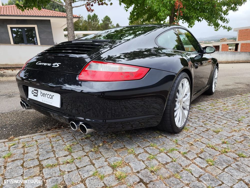Porsche 911 (997) Carrera 4 S - 21