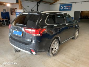 Mitsubishi Outlander 2.0 4WD Plug-In Hybrid Plus - 5