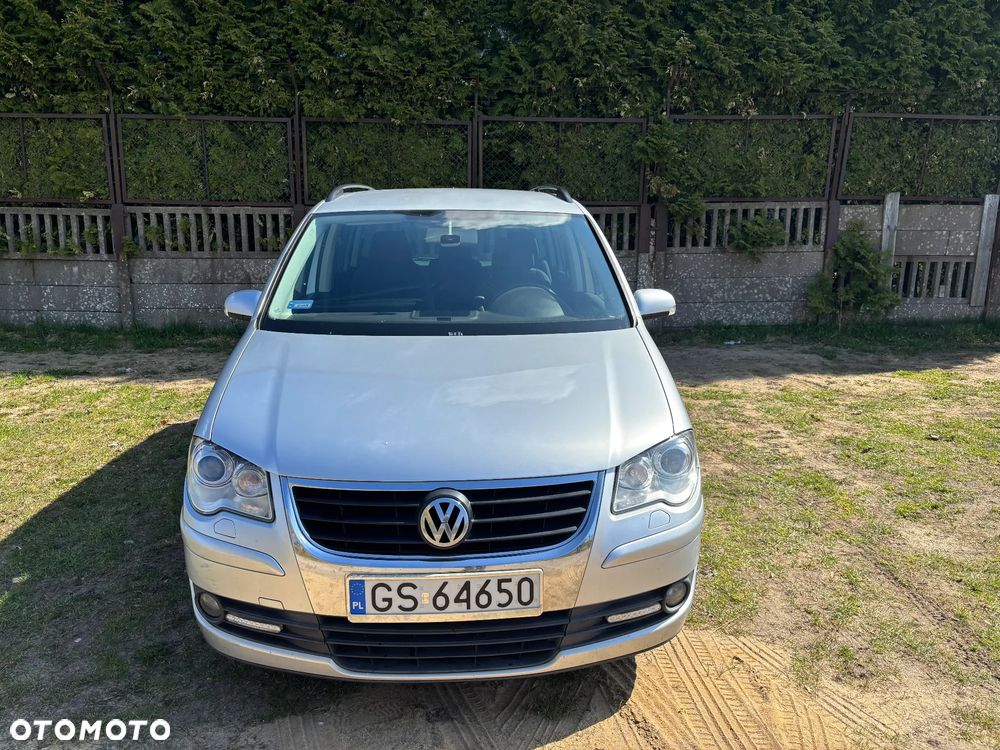 Volkswagen Touran 2.0 TDI DPF Highline - 2