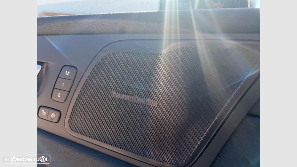 Volvo XC 60 2.0 T6 PHEV Plus Dark AWD - 23