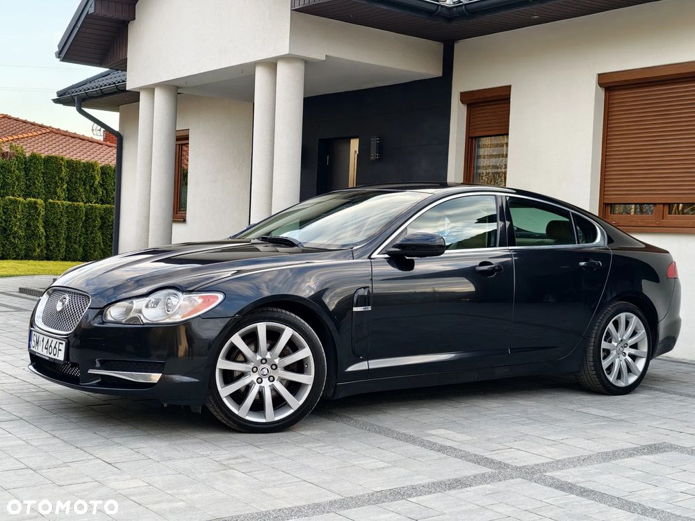 Jaguar XF 2.7 V6 D Luxury - 19