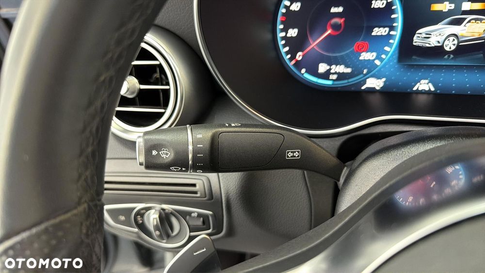 Mercedes-Benz GLC 300 e 4-Matic - 26