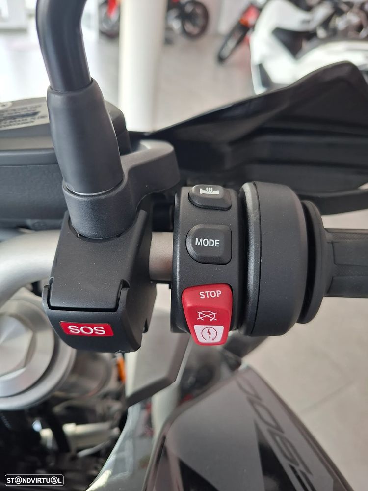 BMW F 900 R Triple Black - 16