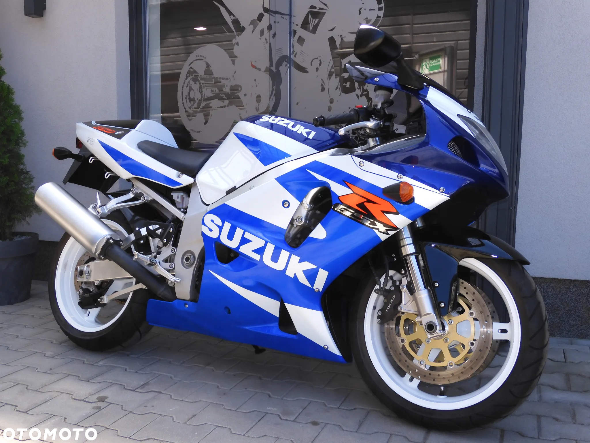 Suzuki GSX-R - 15