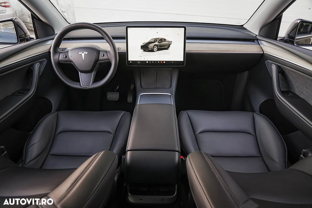 Tesla Model Y - 6