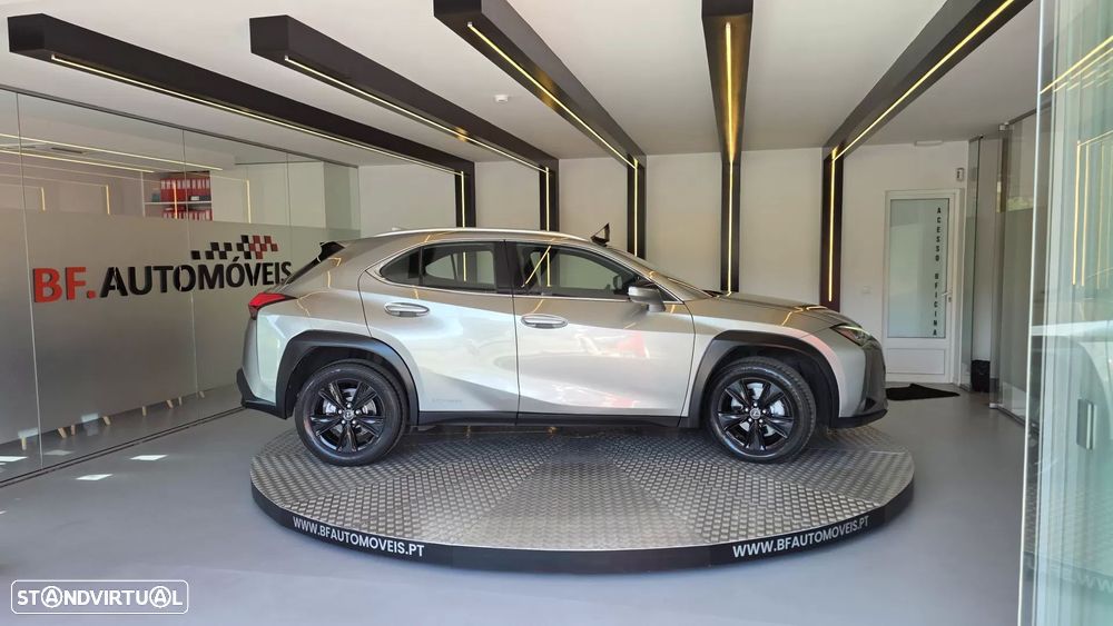 Lexus UX 250h Executive - 8