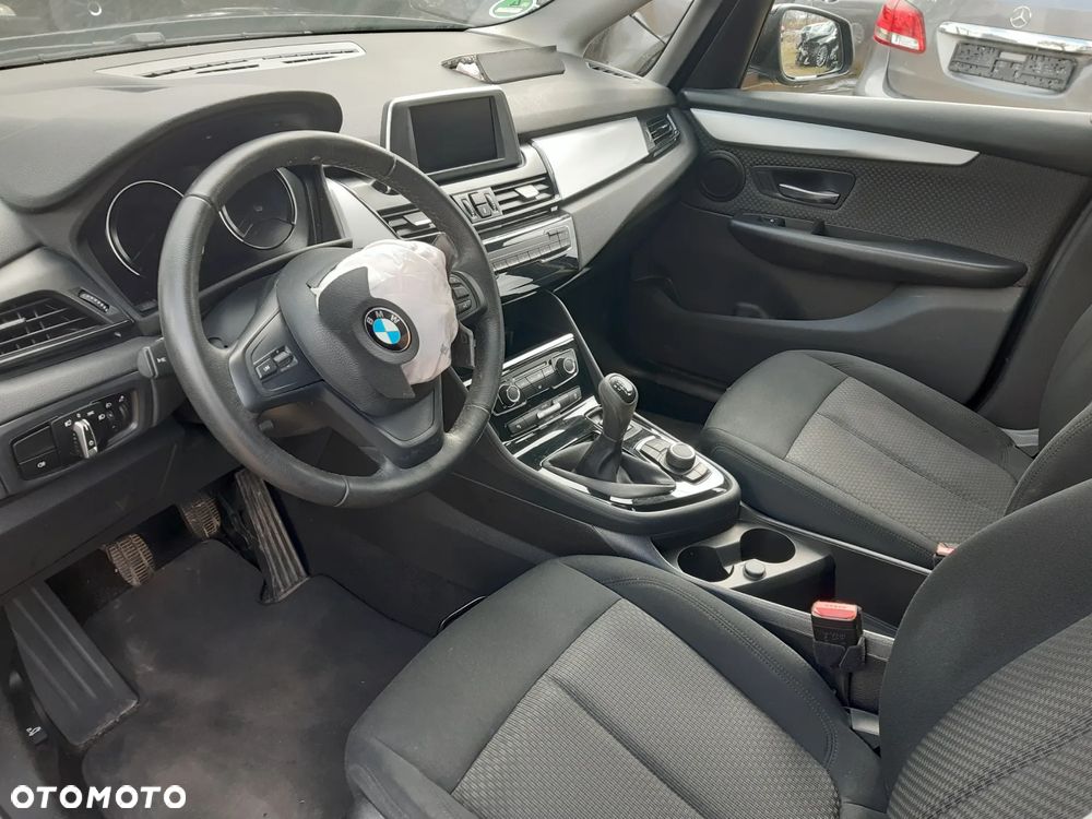 BMW Seria 2 218i - 13