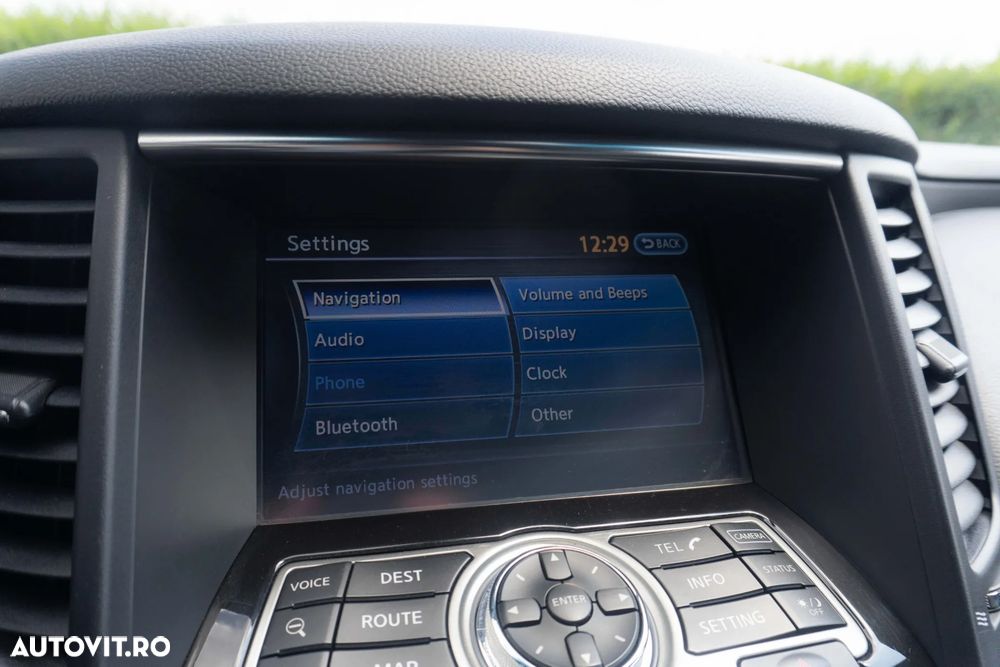 Infiniti Q70 - 21