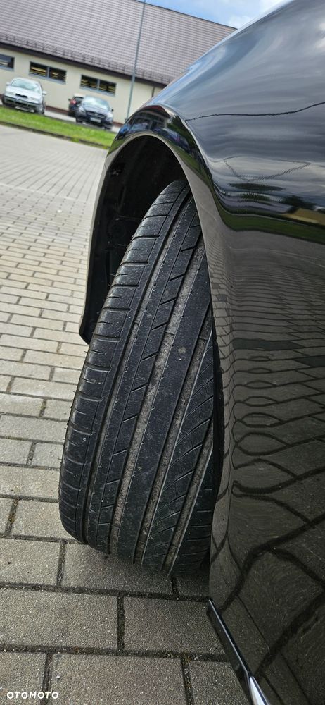 Mercedes-Benz Klasa E 220 d 4Matic 9G-TRONIC Avantgarde - 27