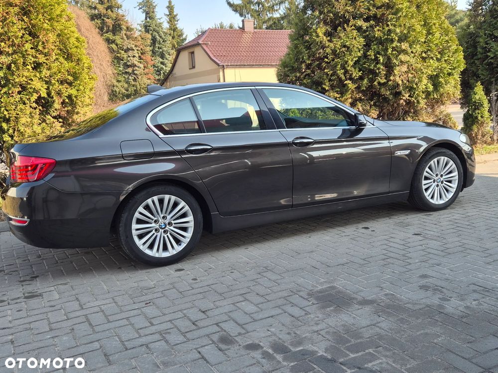 BMW Seria 5 520i Luxury Line - 14