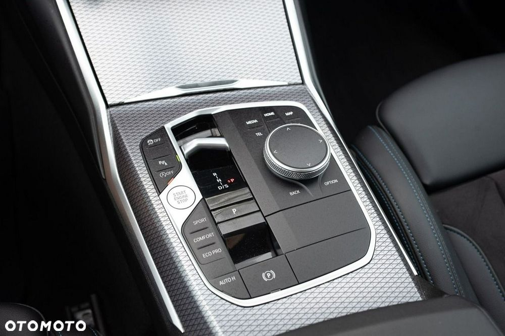 BMW Seria 3 318i M Sport - 15