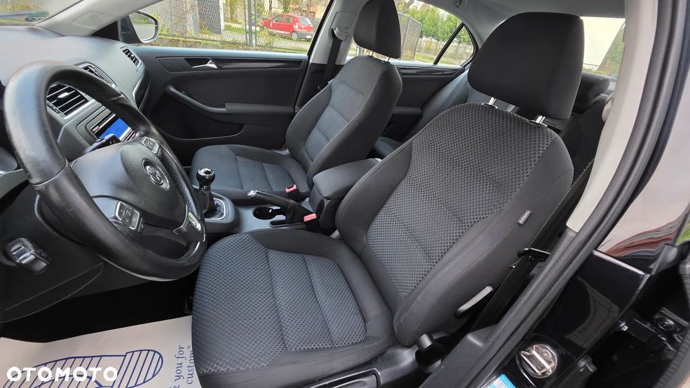 Volkswagen Jetta 1.2 TSI Comfortline Perfectline - 12