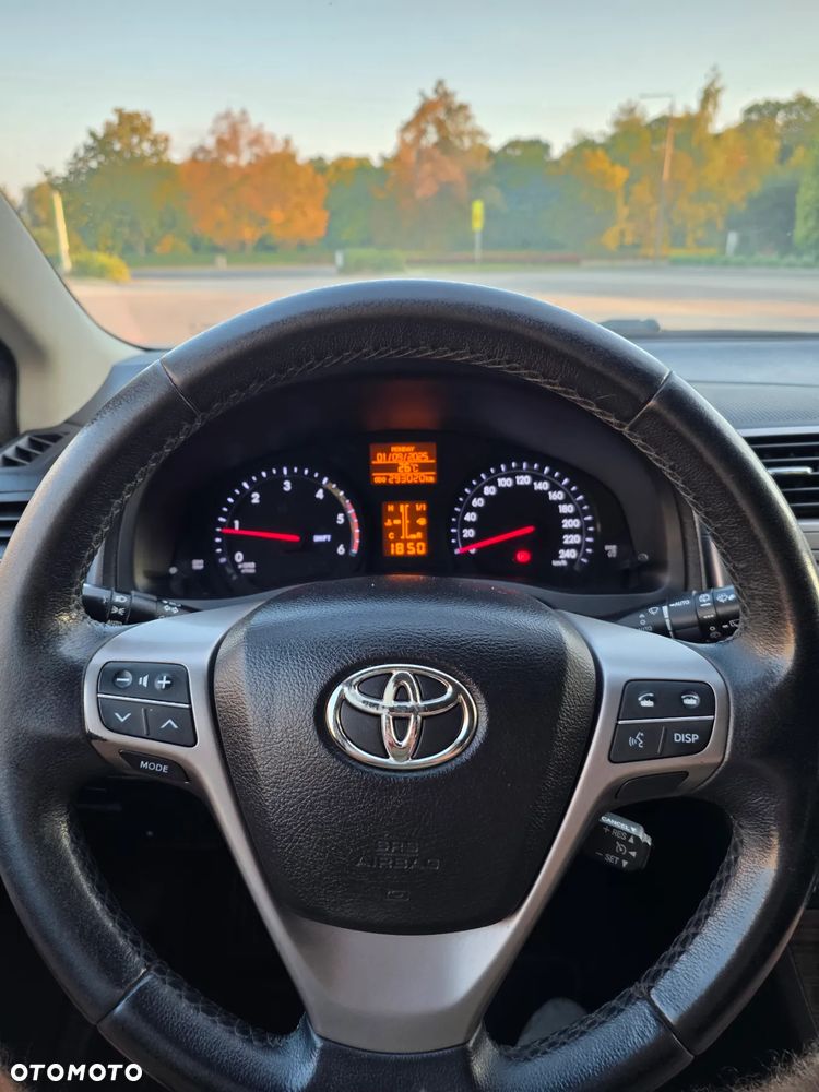 Toyota Avensis 2.0 D-4D Style - 25