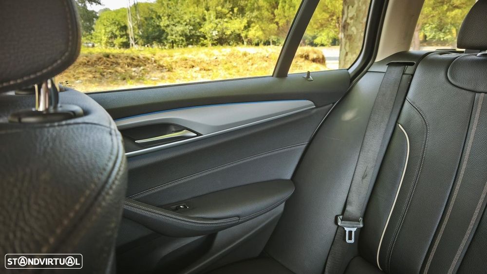 BMW 530 e xDrive Aut. Luxury Line — fotografia 31
